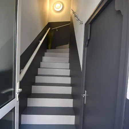Maison Avec Garage Pres Grande